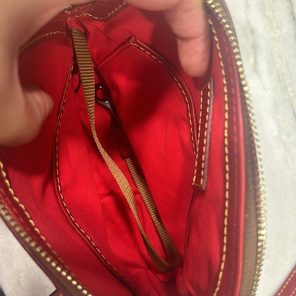 Red Dooney and Bourke cross body bag - Picture 4 of 8